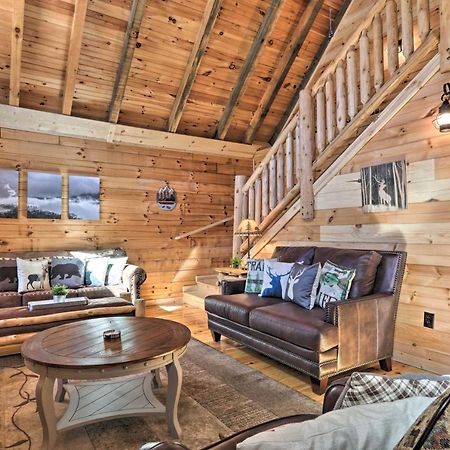 Gatlinburg Cabin With Loft And Game Room 1 Mi To Town Екстериор снимка