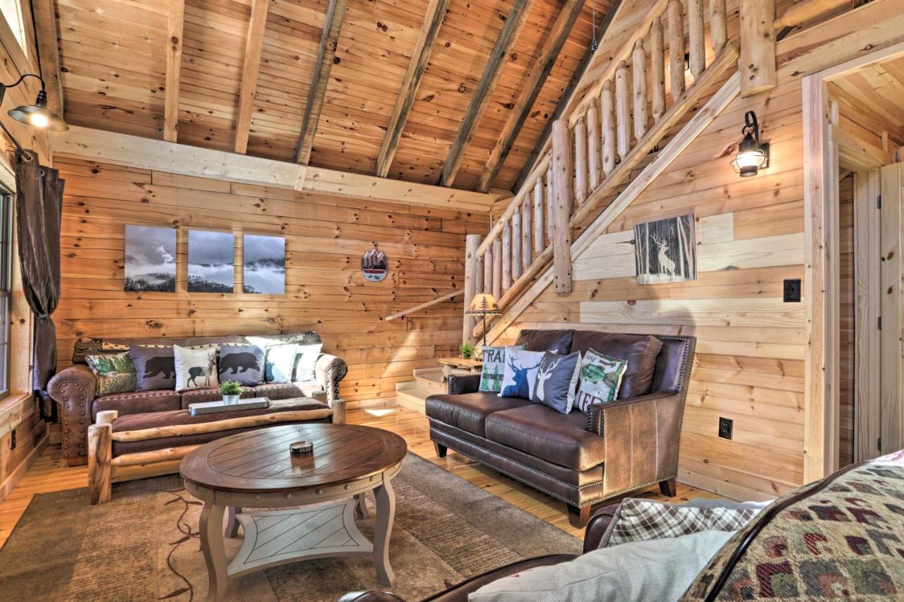 Gatlinburg Cabin With Loft And Game Room 1 Mi To Town Екстериор снимка
