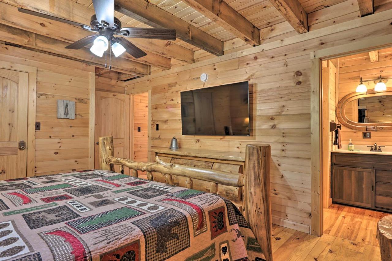Gatlinburg Cabin With Loft And Game Room 1 Mi To Town Екстериор снимка