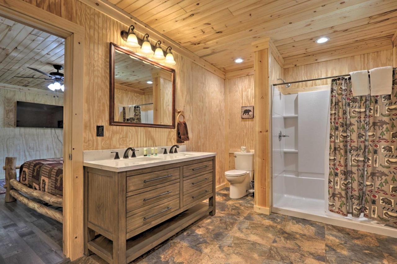 Gatlinburg Cabin With Loft And Game Room 1 Mi To Town Екстериор снимка