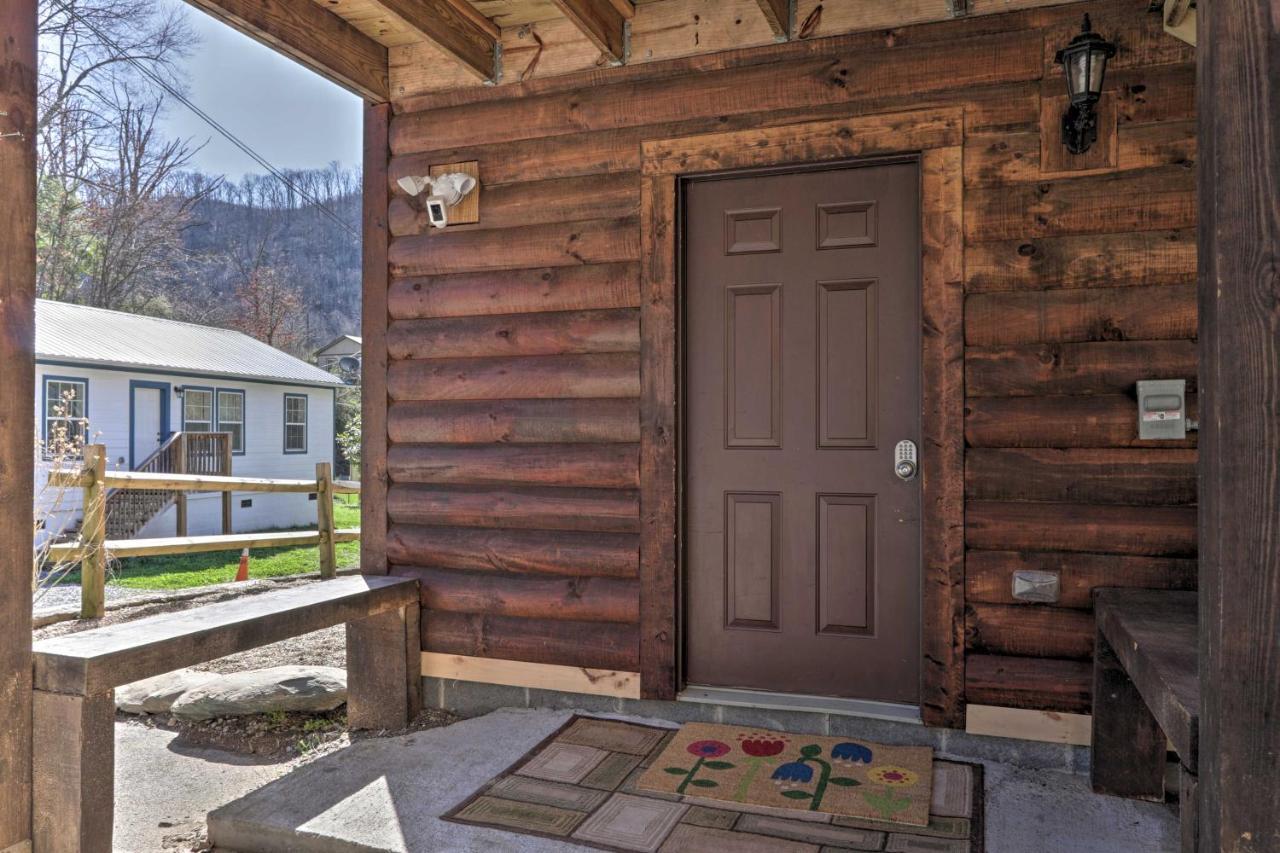 Gatlinburg Cabin With Loft And Game Room 1 Mi To Town Екстериор снимка