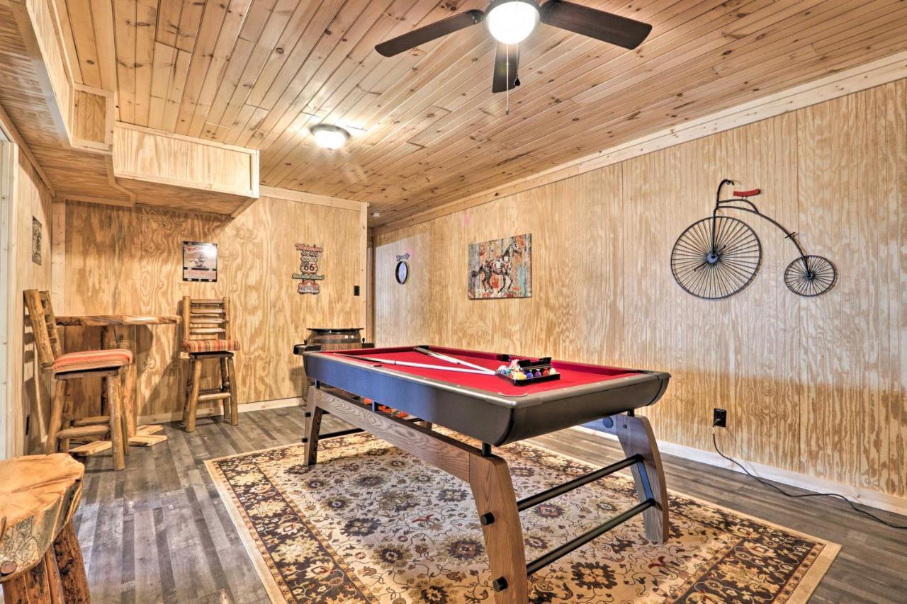 Gatlinburg Cabin With Loft And Game Room 1 Mi To Town Екстериор снимка