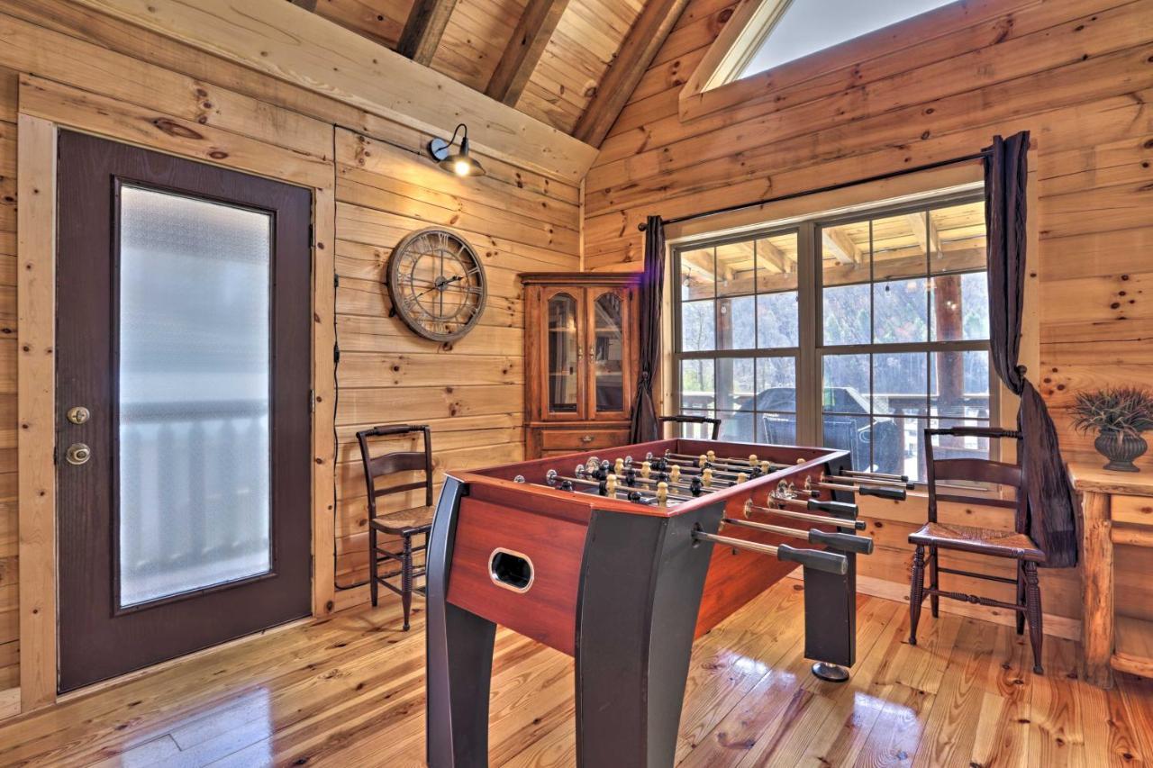 Gatlinburg Cabin With Loft And Game Room 1 Mi To Town Екстериор снимка