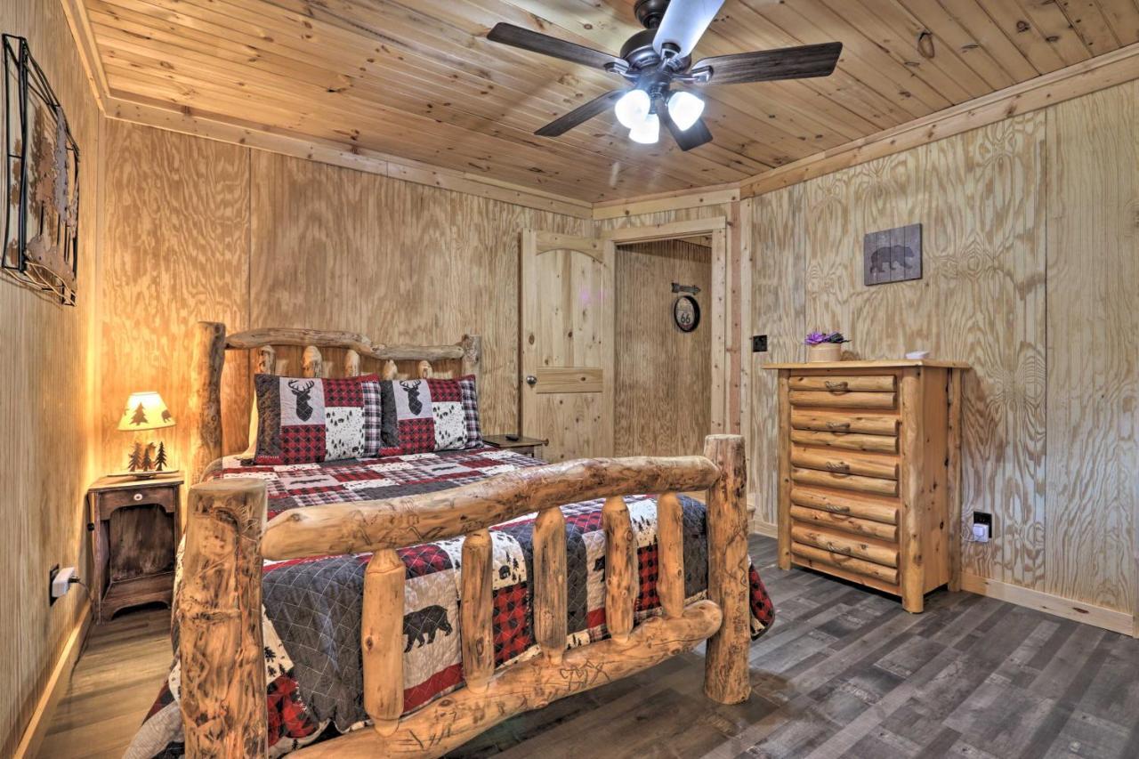 Gatlinburg Cabin With Loft And Game Room 1 Mi To Town Екстериор снимка
