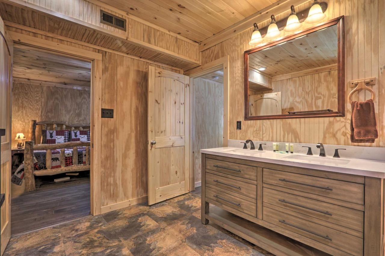 Gatlinburg Cabin With Loft And Game Room 1 Mi To Town Екстериор снимка
