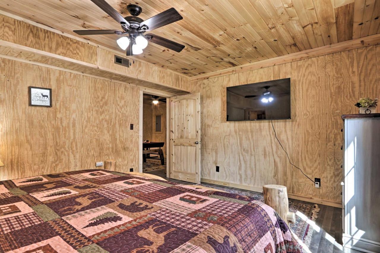 Gatlinburg Cabin With Loft And Game Room 1 Mi To Town Екстериор снимка
