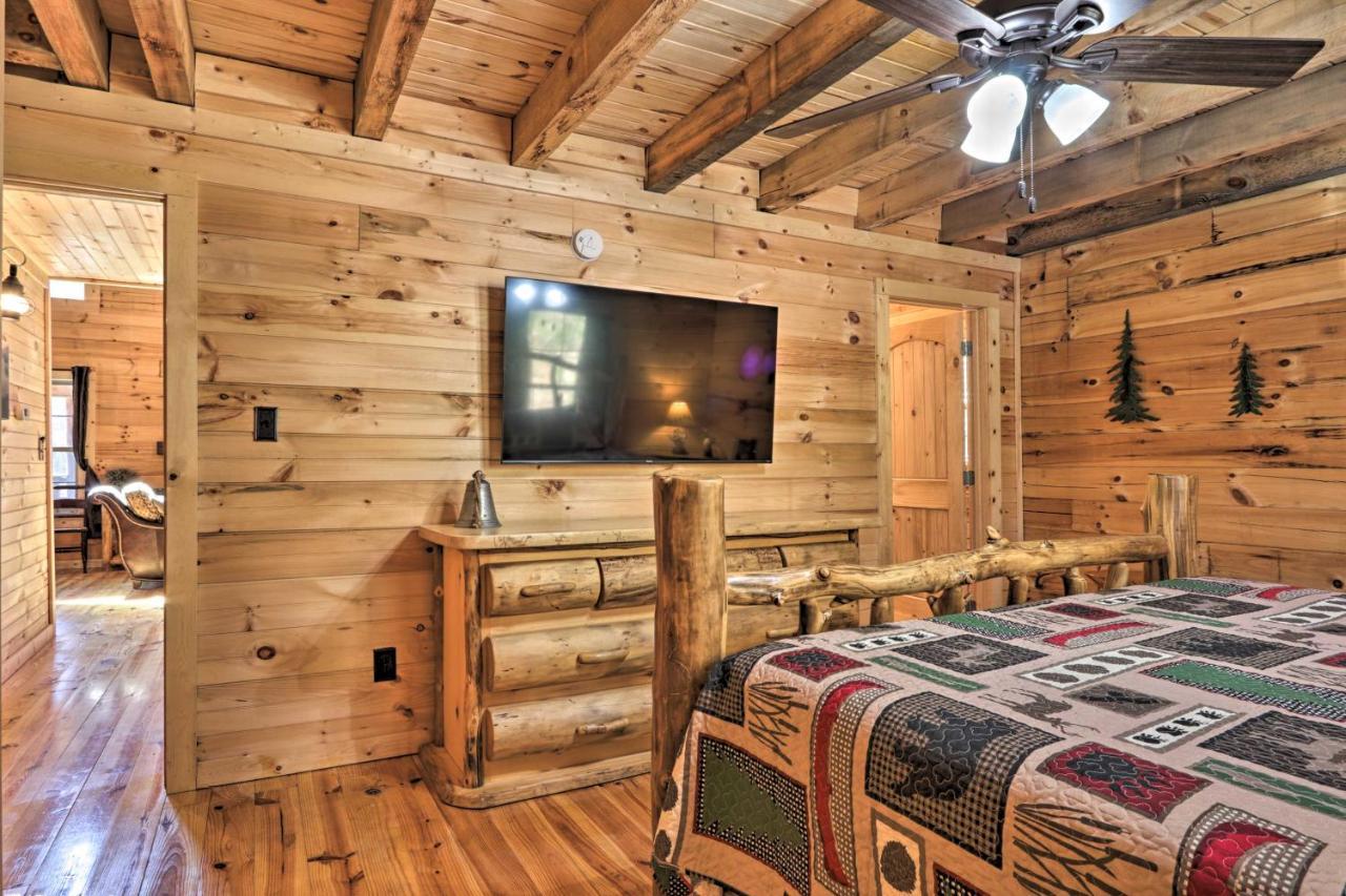 Gatlinburg Cabin With Loft And Game Room 1 Mi To Town Екстериор снимка