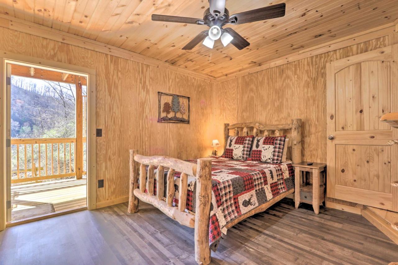 Gatlinburg Cabin With Loft And Game Room 1 Mi To Town Екстериор снимка