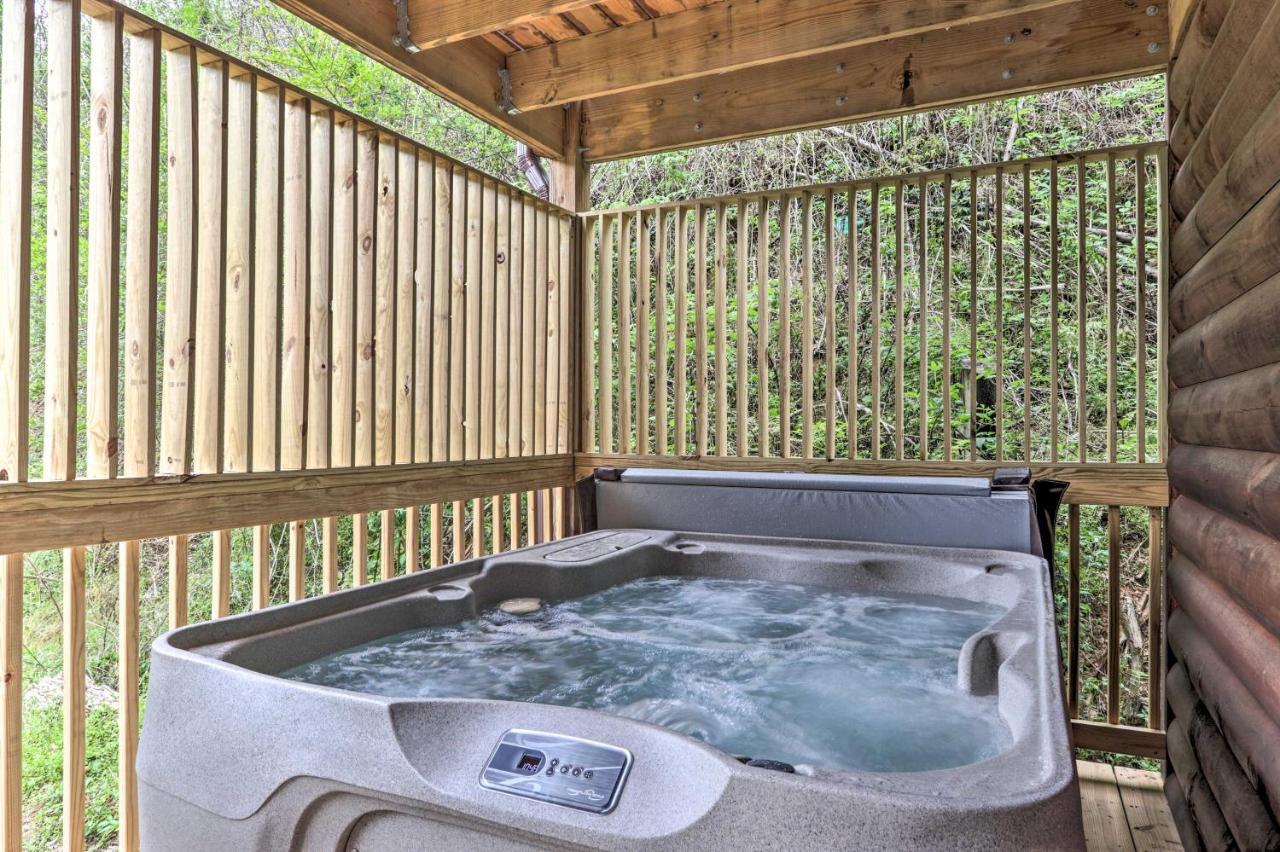 Gatlinburg Cabin With Loft And Game Room 1 Mi To Town Екстериор снимка
