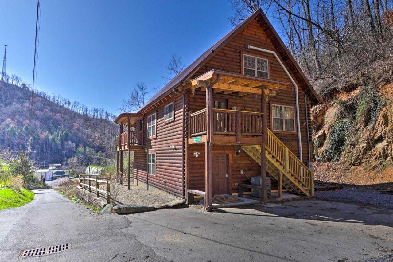 Gatlinburg Cabin With Loft And Game Room 1 Mi To Town Екстериор снимка