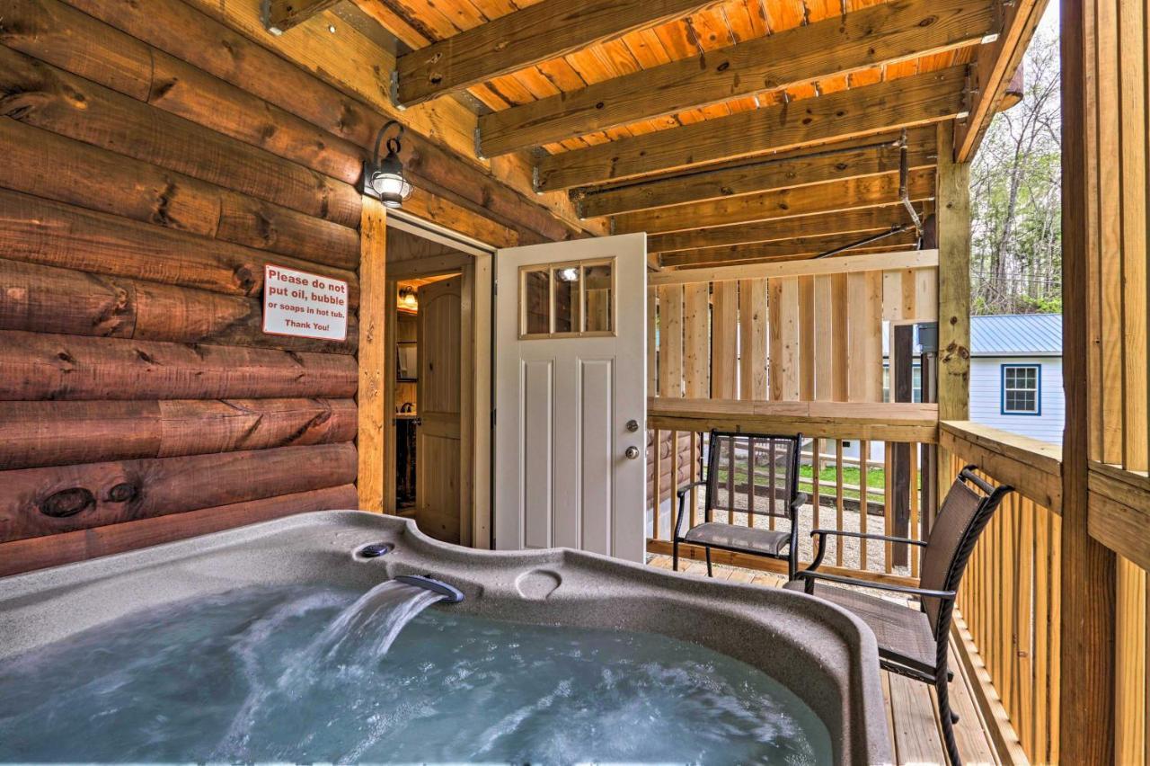 Gatlinburg Cabin With Loft And Game Room 1 Mi To Town Екстериор снимка